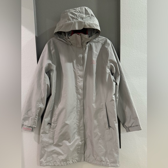 Helly Hansen HellyTech Light Gray Hooded  Rain Jacket - Picture 1 of 8